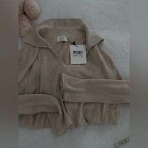 DISSH V-Neck Beige Sweater Set